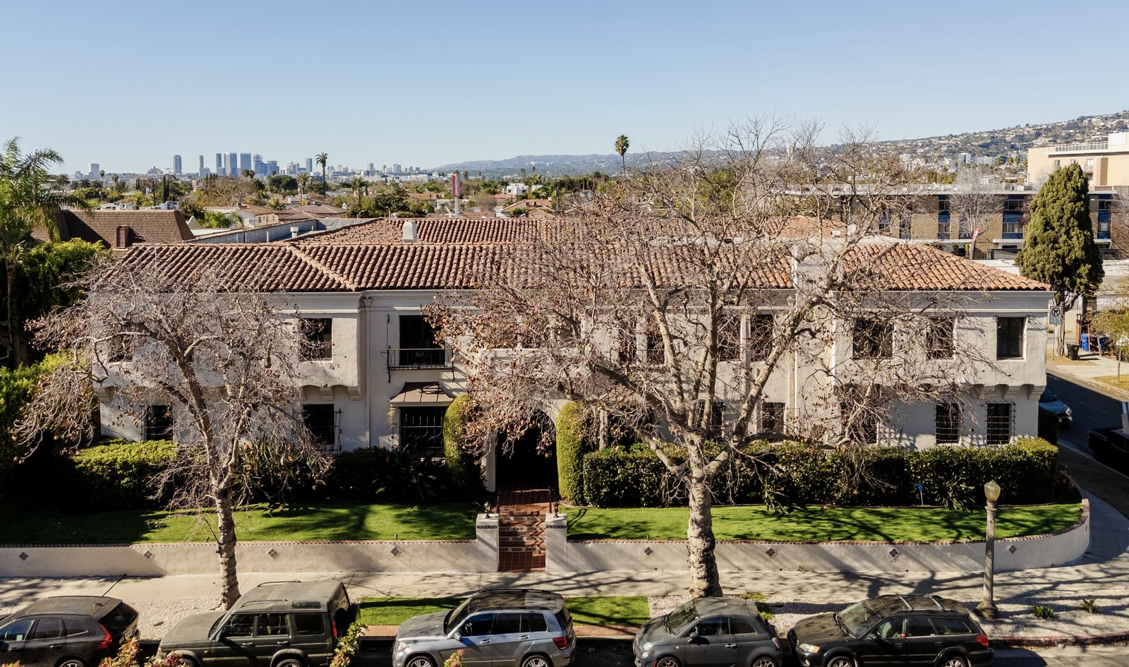 455 N Sycamore Ave. in Hancock Park represented by LA Creative Realty