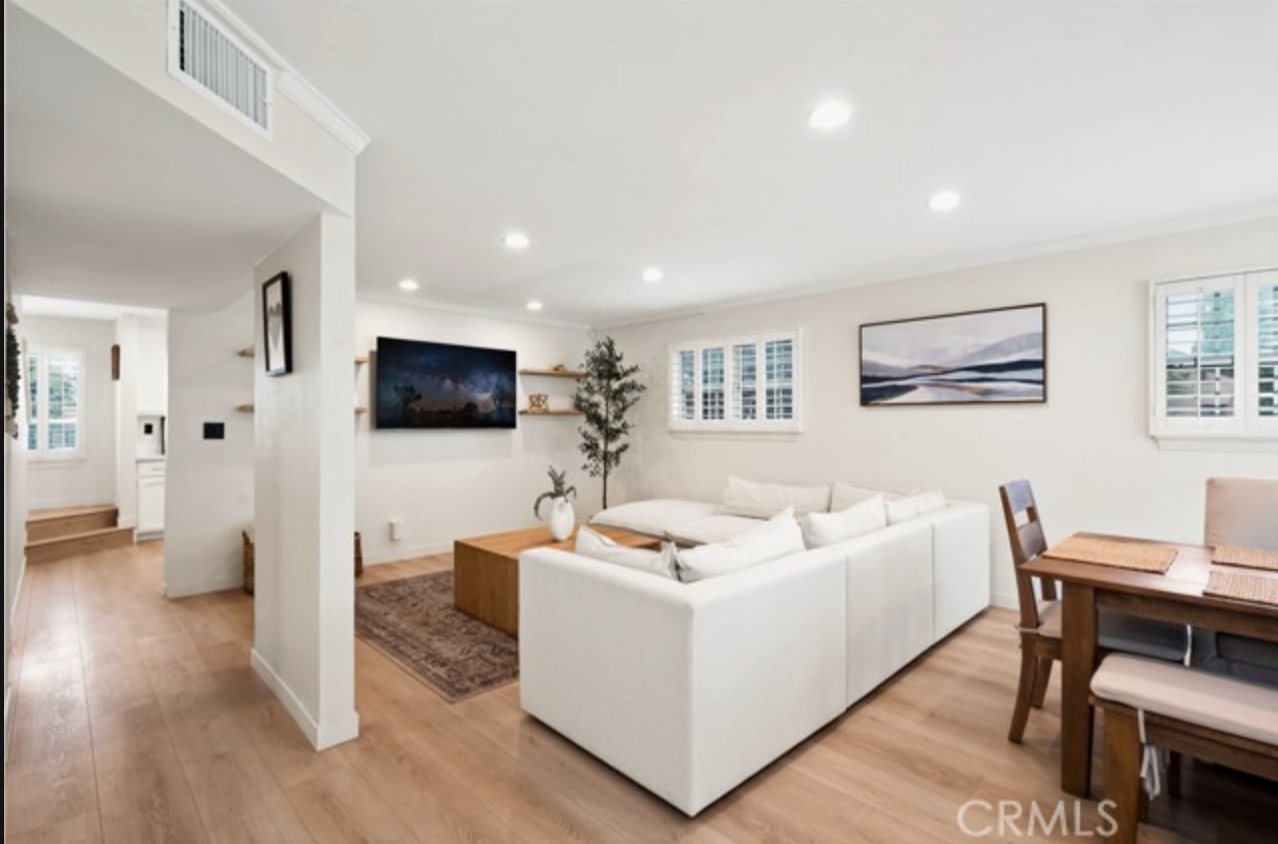 7300 Balboa Blvd. in Lake Balboa represented by LA Creative Realty